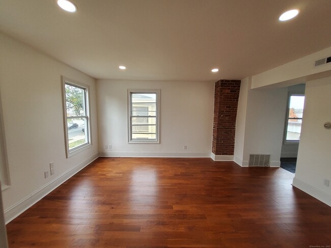 Photo - 347 Alden Ave Unidad 3