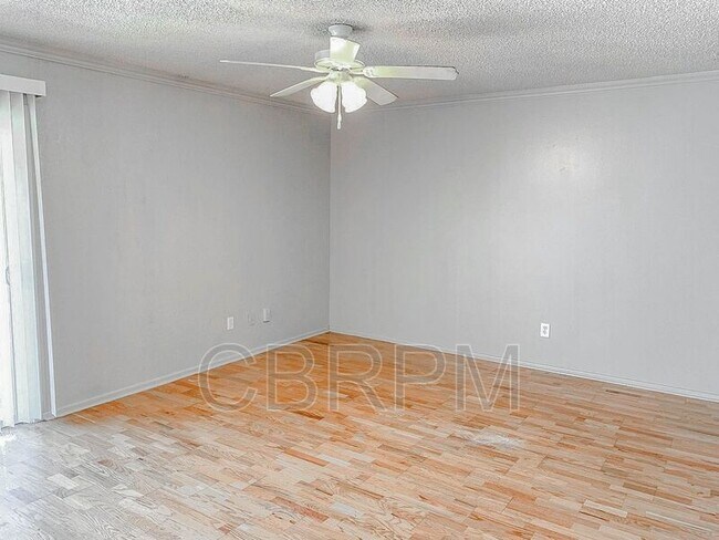 Photo - 2131 74th St