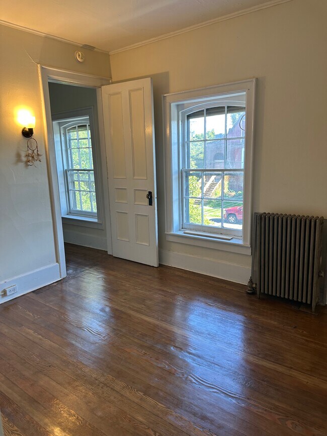 188 W 2nd St