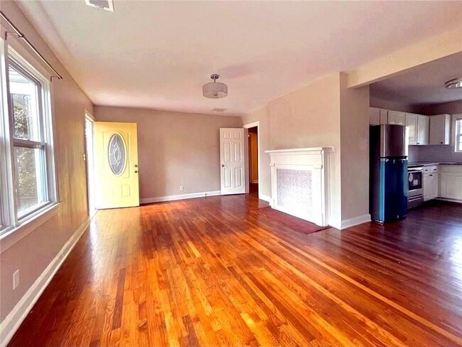 Photo - 1449 Lynford Dr SW