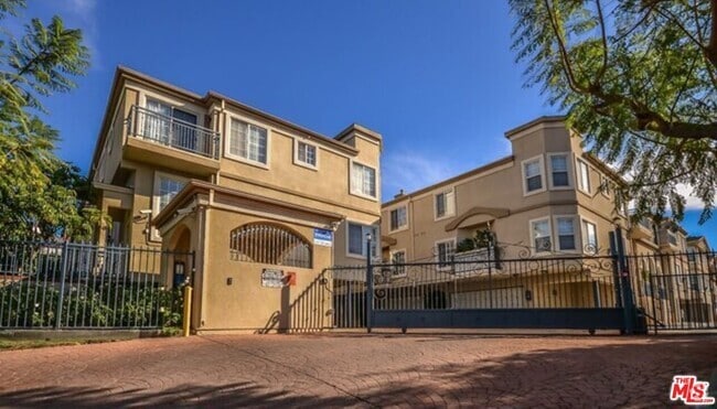Building Photo - 4516 Ramsdell Ave Unit 120 Rental