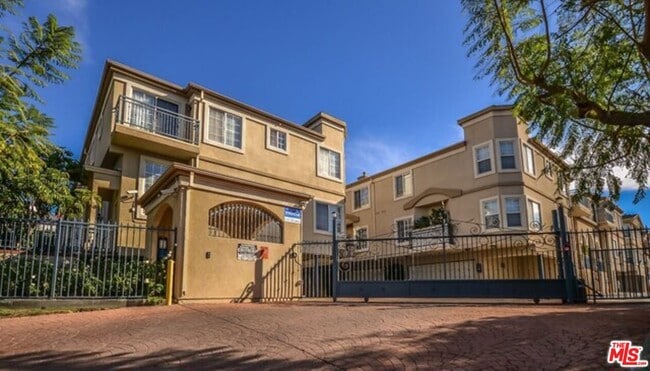 Photo - 4516 Ramsdell Ave Unidad 120 Rental