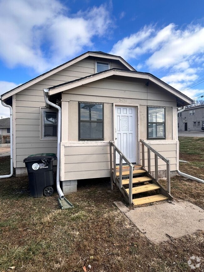 Building Photo - Cozy 2 Bed Home