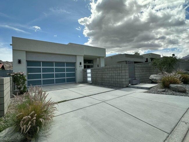 Building Photo - 54620 Avenida Juarez Rental