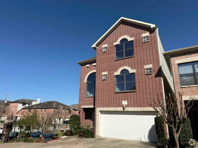 Building Photo - 9801 Riddlelink Ln Rental