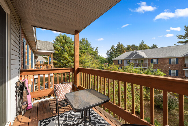 Building Photo - Pinewood Village Rental