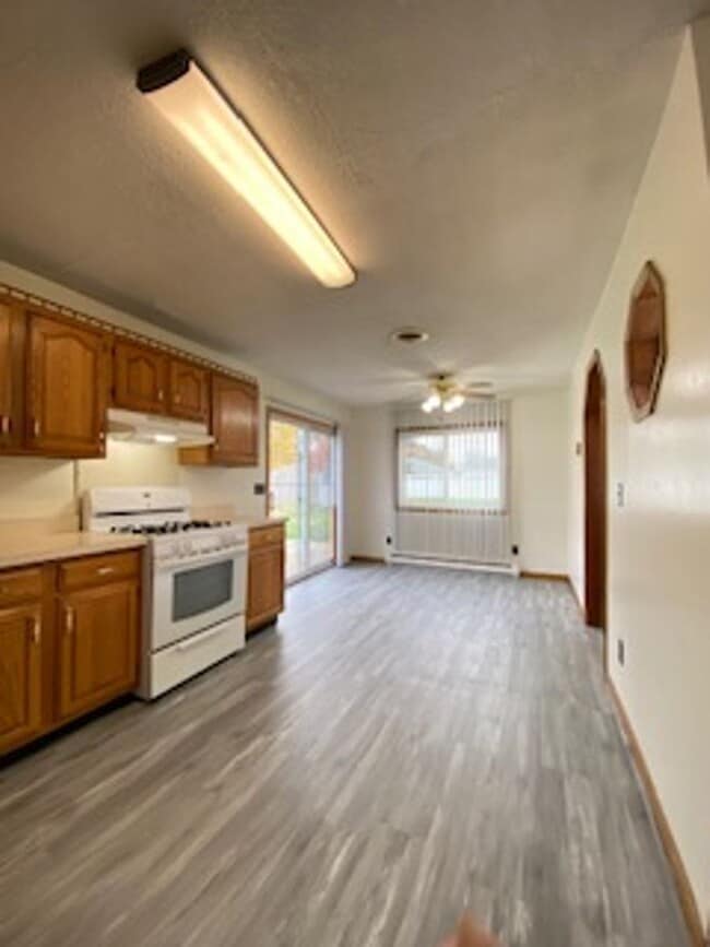 3 Bedroom, 1 Bath Single Family Home in El... Rental House Rental in