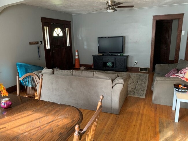 Photo - 1916 8th Ave Unidad 1