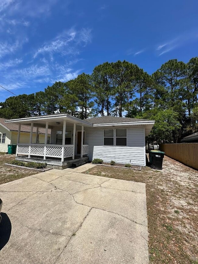 Building Photo - 324 Michael Cir