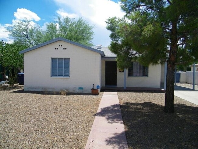 Charming Tucson 3-Bedroom Home with Spacio... - Charming Tucson 3-Bedroom Home with Spacio...