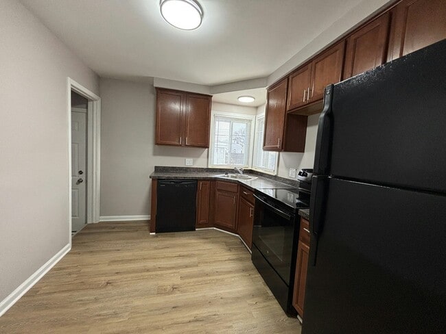 Photo - 31045 Marquette St