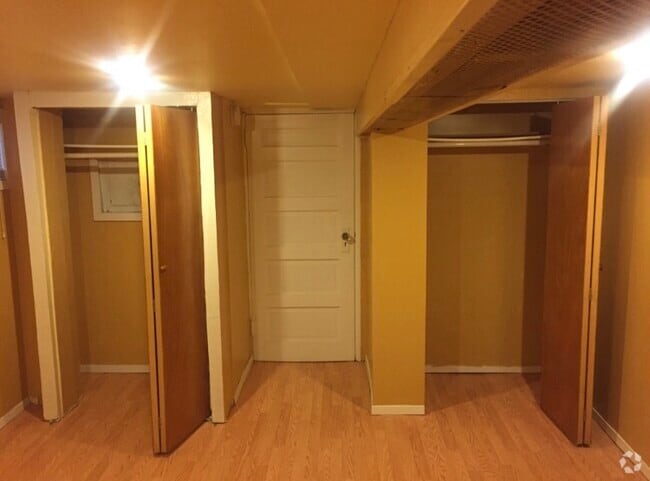 Building Photo - 1644 E 49th St Unit 1 Rental