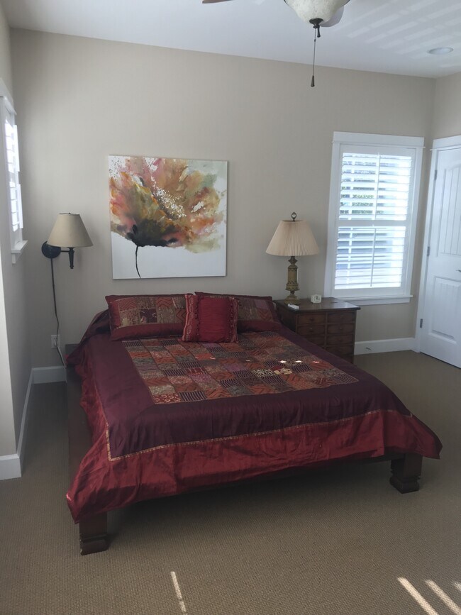 Photo - 325 NW Coast St