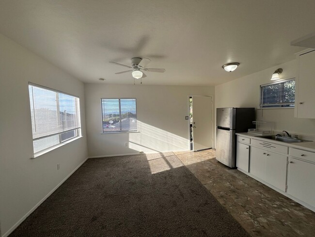 Building Photo - LSHOP1290 Unit #3