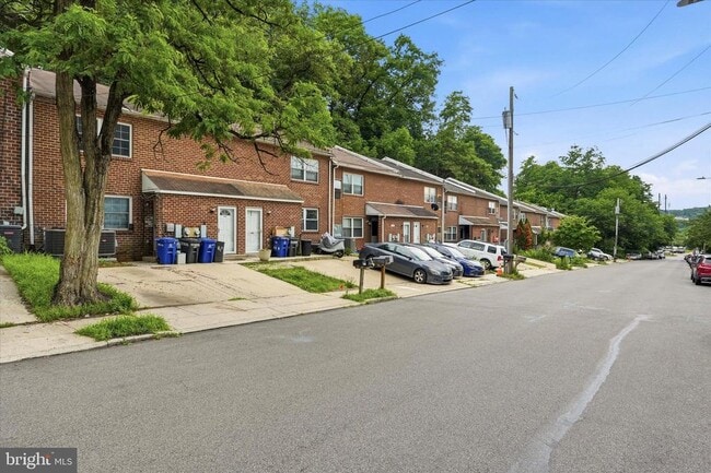 Building Photo - 175 Parker Ave