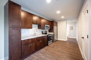2BR, 1BA - 850SF
