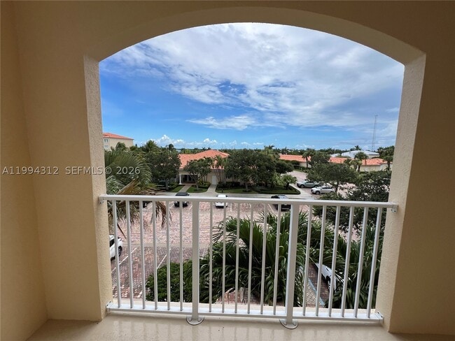 Photo - 5 FL-5 Unit 306