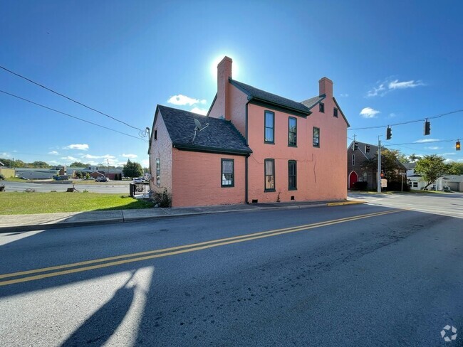 Building Photo - Huge House or Commercial Office Downtown