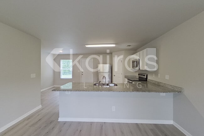 Photo - 207 Hawthorn Trail