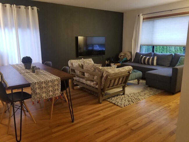 Photo - 545 NE 100th St