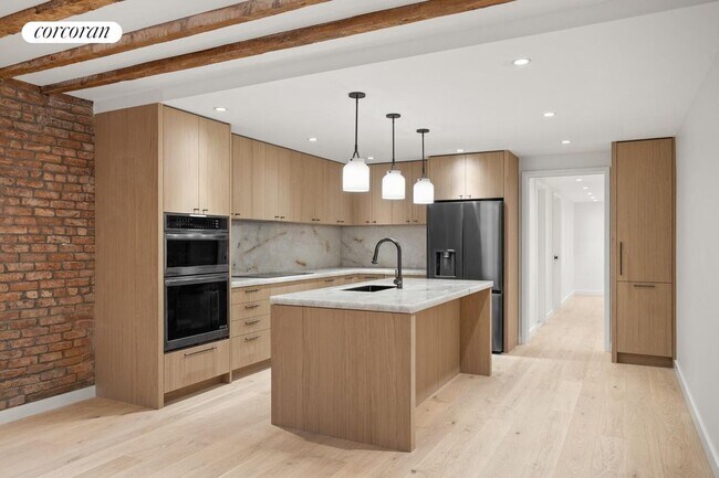 Photo - 306 E 15th St