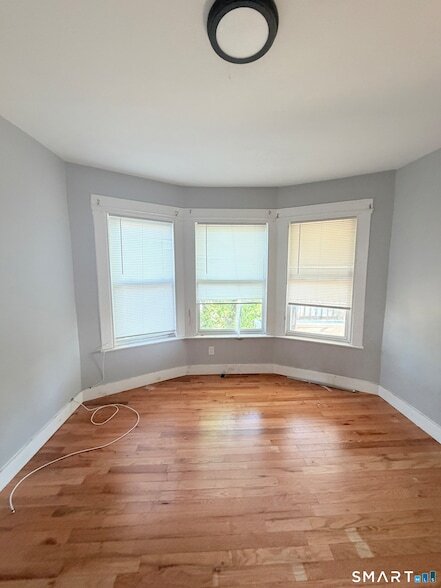 Building Photo - 161 Lamberton St Unit 3