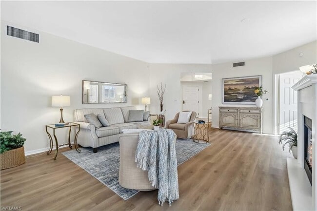 Photo - 1001 Arbor Lake Dr Unidad 102
