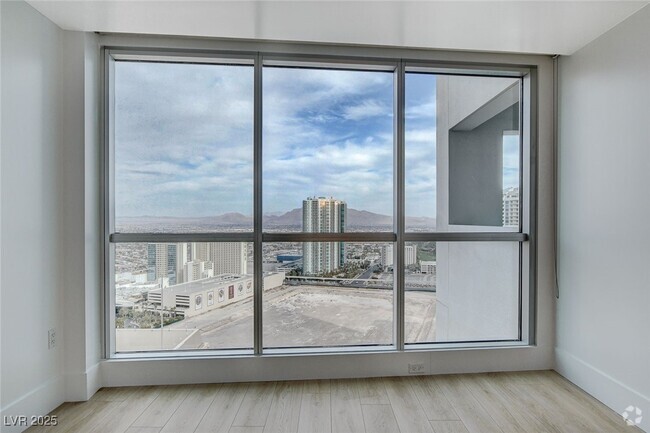 Building Photo - 2700 S Las Vegas Blvd Unit 3004 Rental