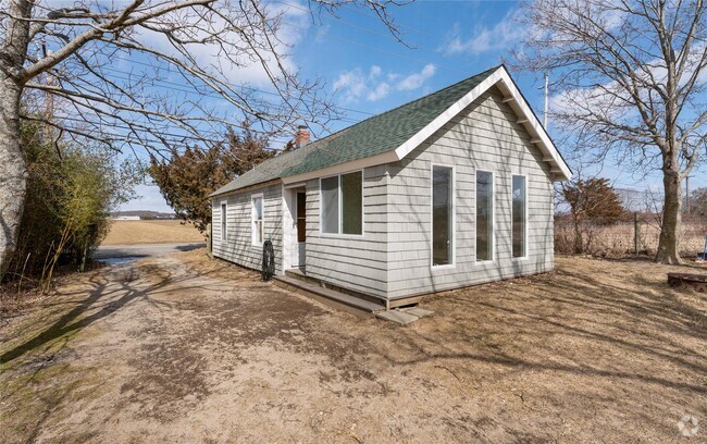 Building Photo - 396 Reeves Ave Rental