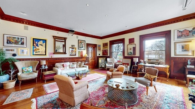 Photo - 404 Beacon St Unit 2