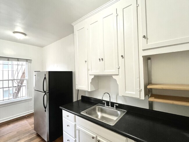 Photo - The Roxy Apartments