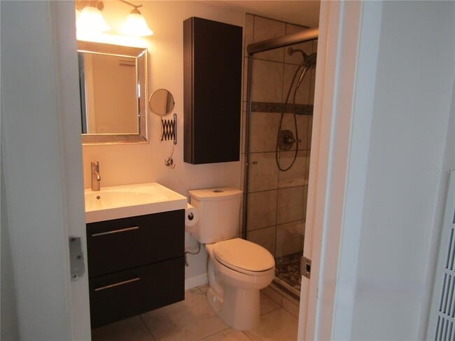 7304 W Country Club Dr N Unit 115
