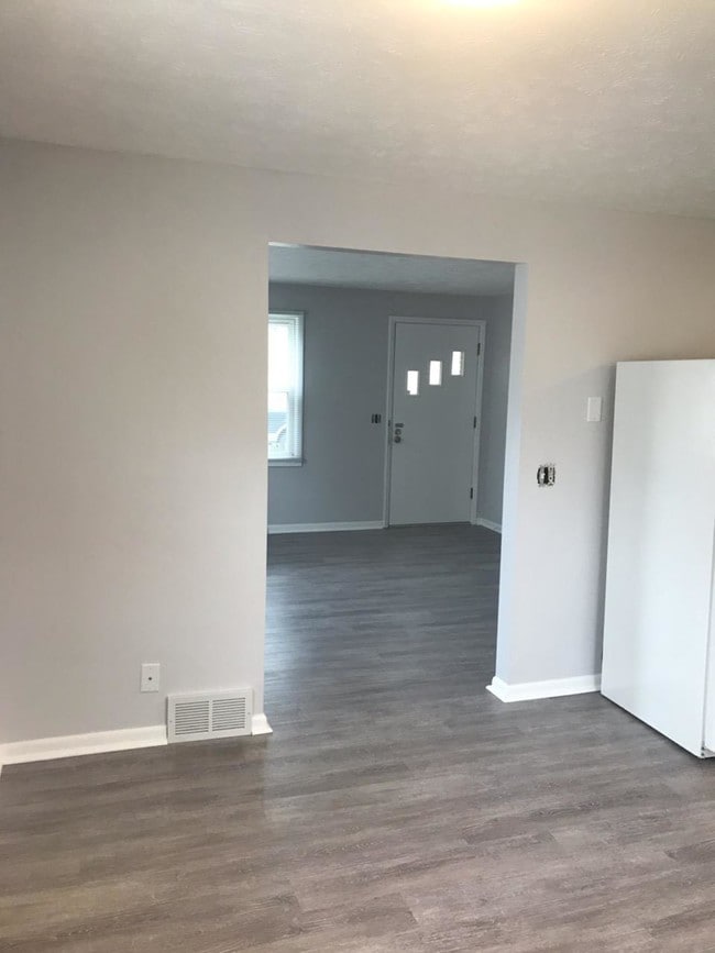 LIVING ROOM - 306 Pershing Ave NW