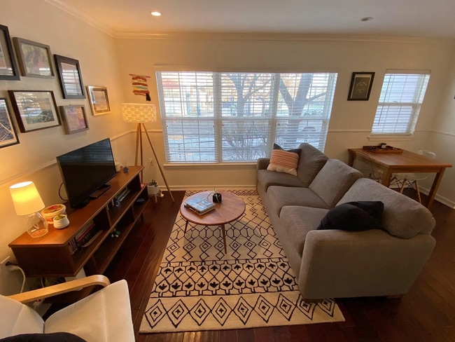 Photo - UPDATED 2BD/1BA Condo- PRIME UPTOWN LOCATION! Available 5/5/26!