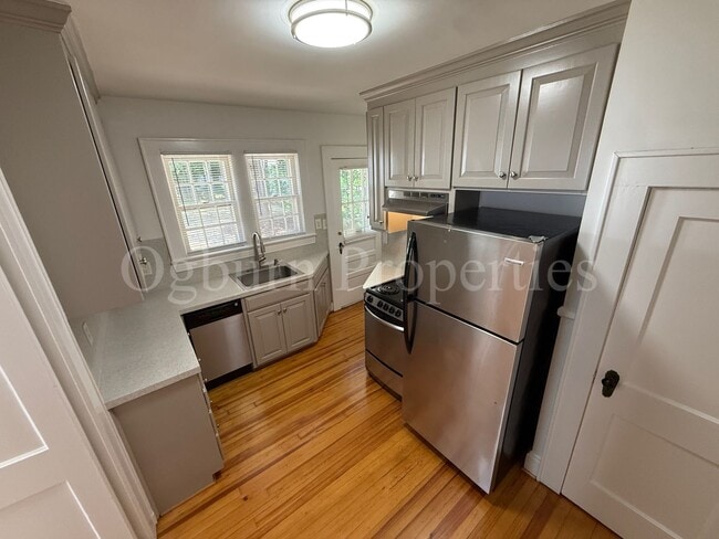 Photo - 2179 Gaston St