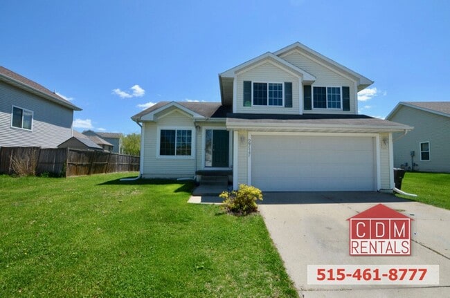 Building Photo - Huge DSM Split Level! Rental