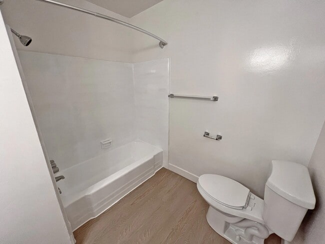 Photo - 225 Montana Ave Unidad 306