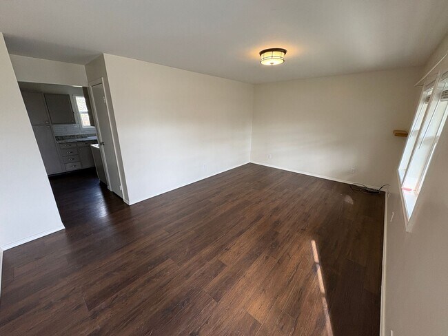 Photo - Spacious 4 Bedroom Home *Pet Friendly*