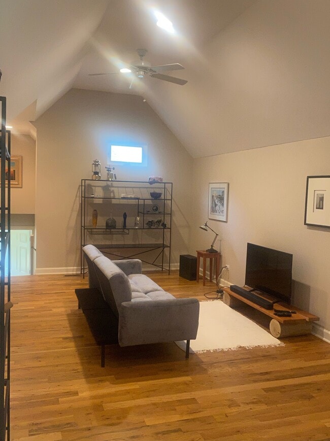Some photos here show furnishings (prior tenant) to give a sense of room dimensions.
