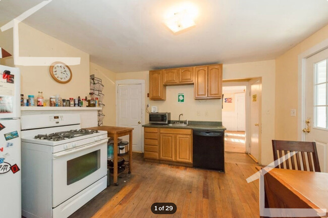 Building Photo - 3 Folsom Ave Unit 2 Rental