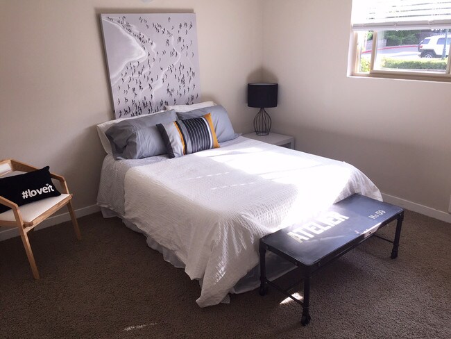 Photo - Midlake Apartments