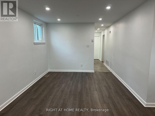 Photo - 606 Lansdowne Dr