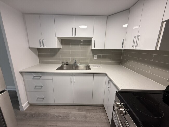 Photo - Surrey Place Apartments