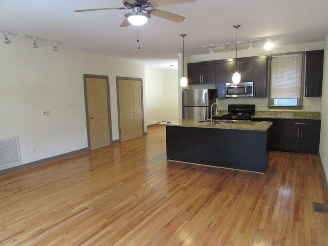 Photo - 2628 W Grace St