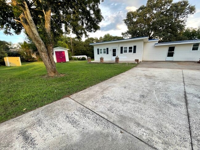 Photo - 421 Oakland Ave