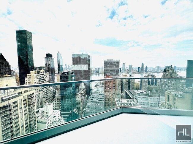 Photo - East 44th Street Unit 35G