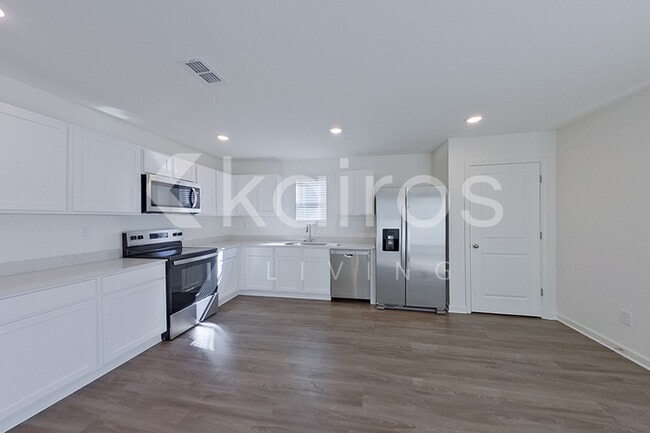 Photo - 169 Kinsale Dr