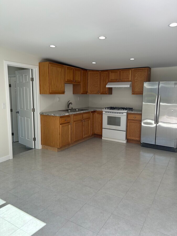 Cocina - 1015 W 17th St