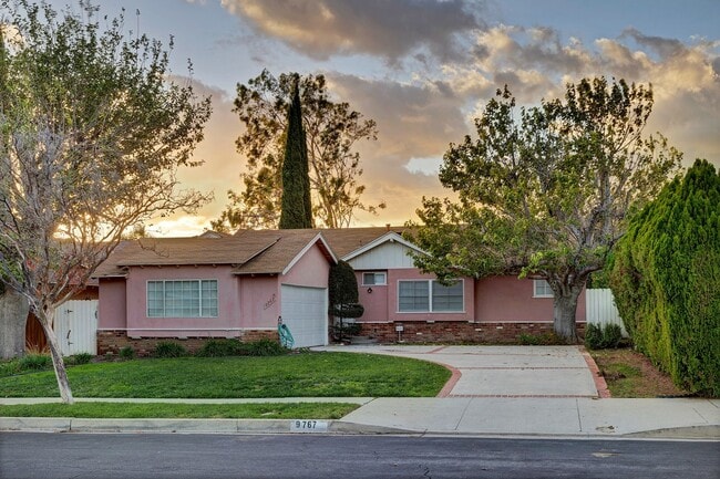 Building Photo - 9767 Rhea Ave