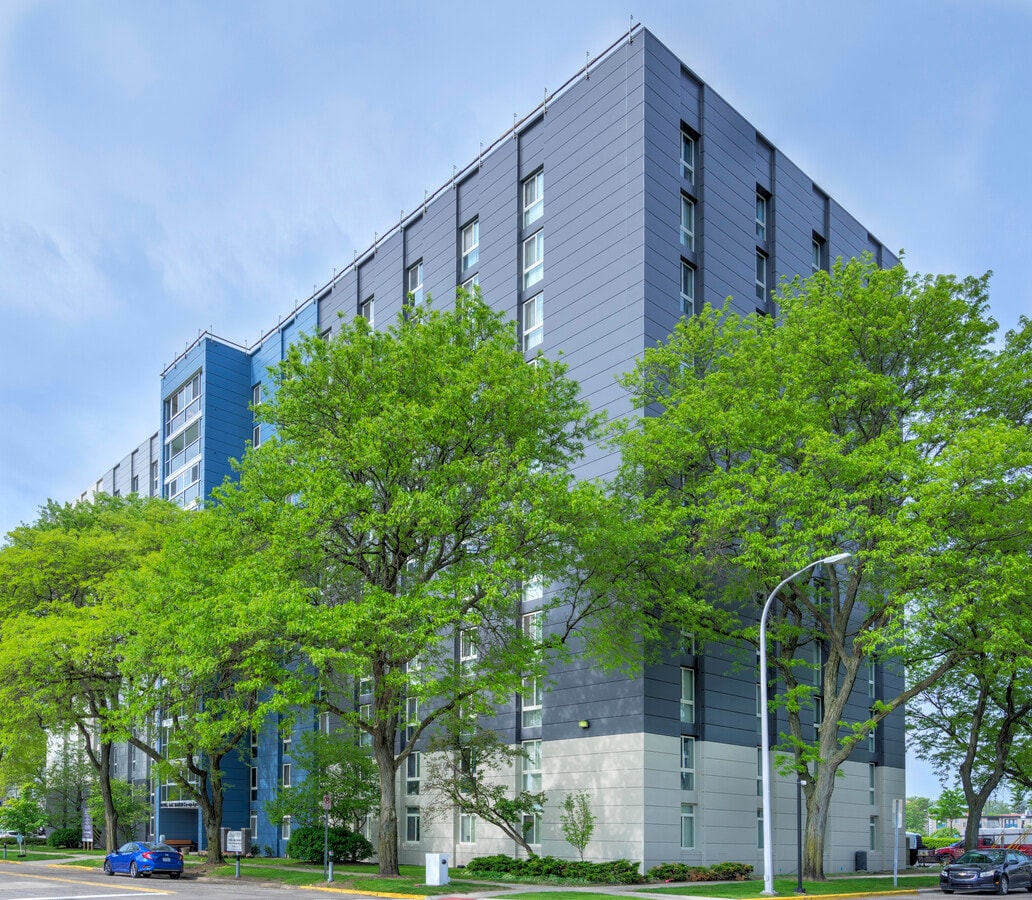 Royal Oak Manor Co-op - Royal Oak Manor Co-op Apartments